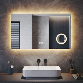 Lighted bathroom mirror with 3x magnification and wall outlet, memory function, 800x600x35mm