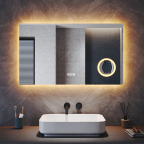 Lighted bathroom mirror with 3x magnification and wall outlet, memory function, 800x600x35mm